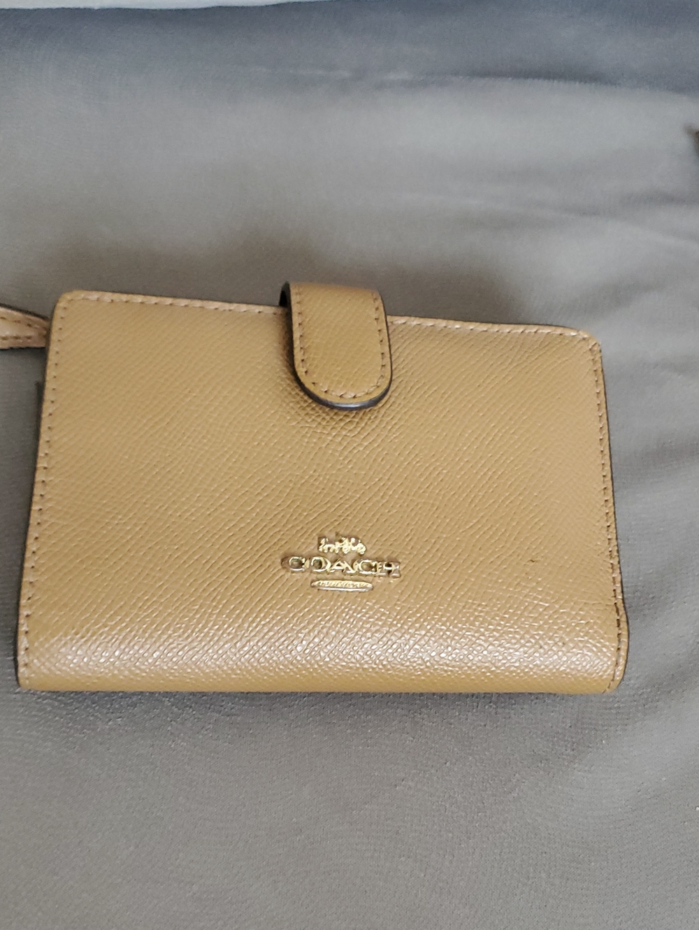 Coach Small Pebbled Leather Wallet in Light Tan with Gold Logo